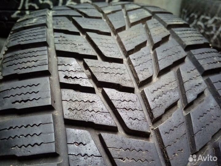 Bridgestone Blizzak LM-22 215/55 R16 93H