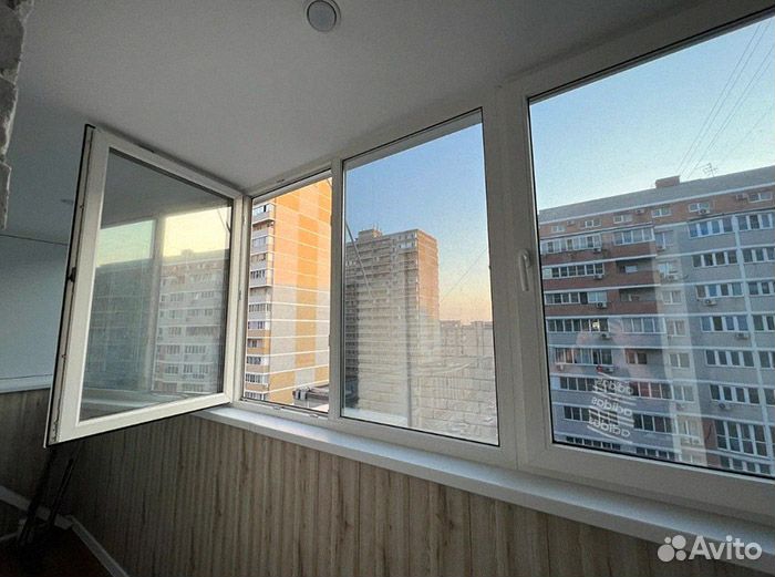 Остекление балконов под ключ