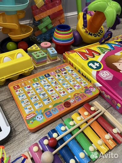Развивающие игрушки для малышей пакетом