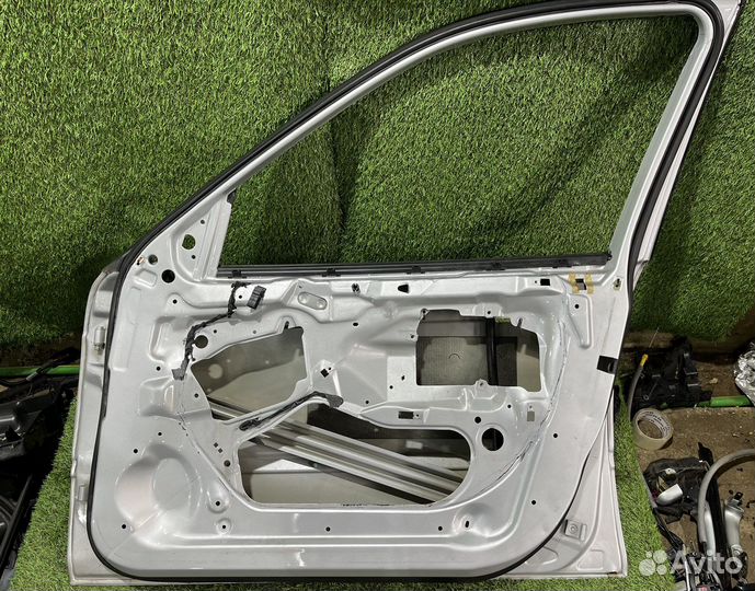 Дверь правая BMW 3 Series E46 (седан, универсал)