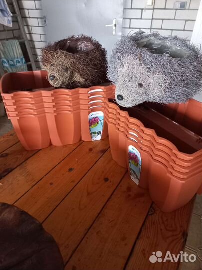 Контейнер для выращивания растений на перилах