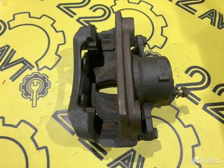 Суппорт передний левый Toyota Mark2 GX110 1JZ-FSE