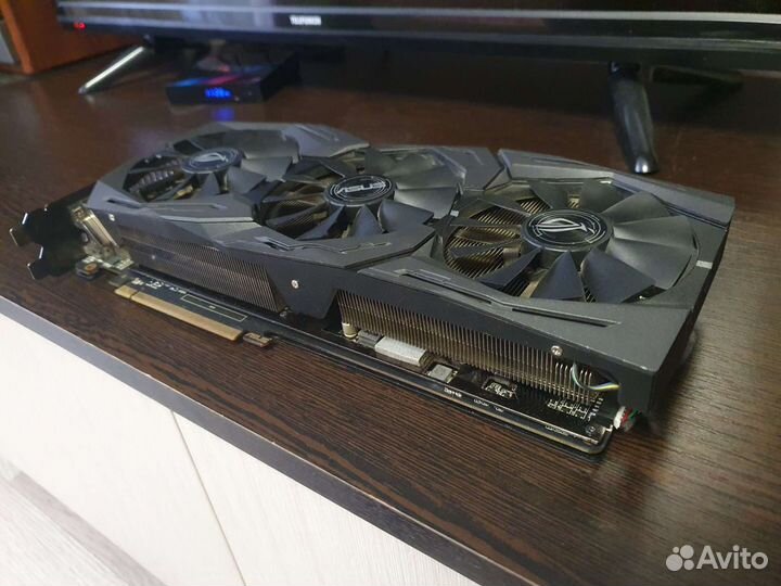 Видеокарта asus ROG strix RX 580