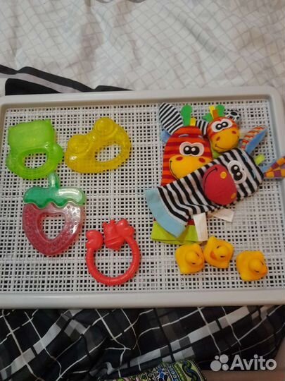 Прорезыватели, погремушки, грызунки