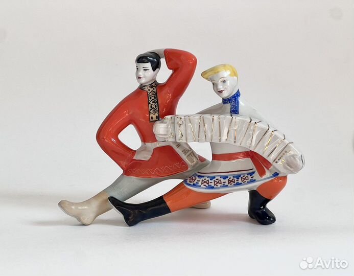 Статуэтка фарфор СССР Полонное Плясуны
