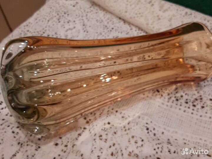 Ваза из толстого стекла