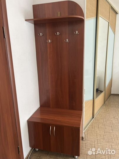 Вешалка в прихожую