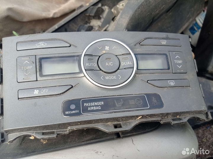 Toyota Corolla auris 150 блок климат контроля