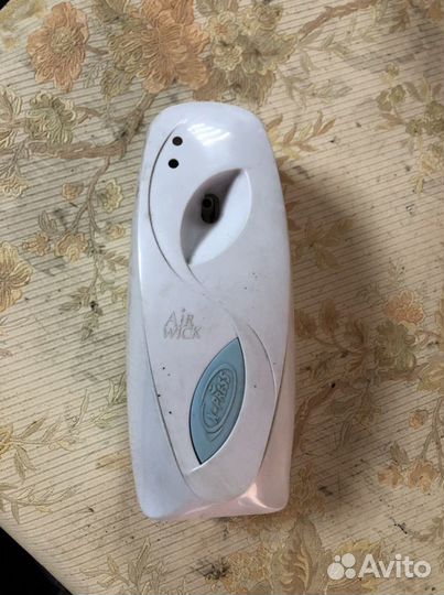 Автоматический освежитель воздуха