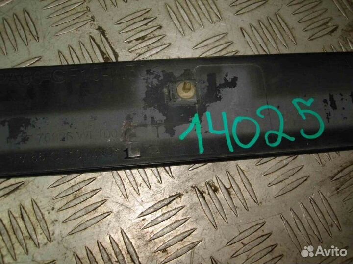 Молдинг Nissan Elgrand E51 2002-2010