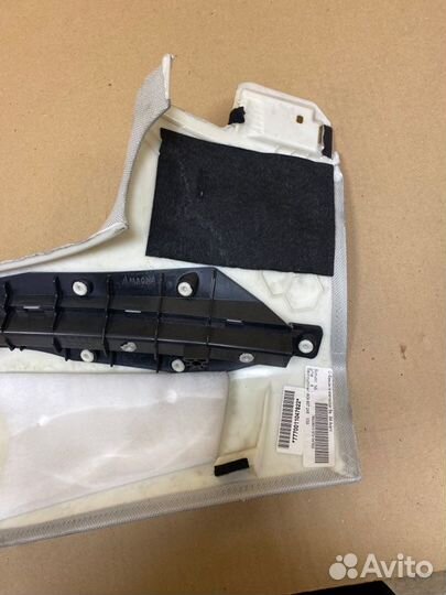 Обшивка задней стойки правая задняя правая Audi A4
