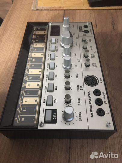Korg volca bass