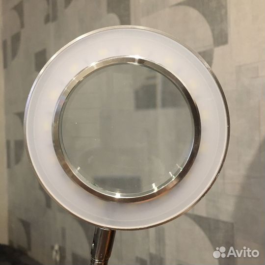 Лампа лупа настольная