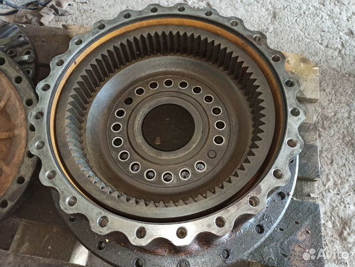 205-27-00089 редуктор хода Komatsu PC200-6 1-скор