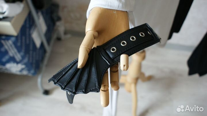 Готические браслеты