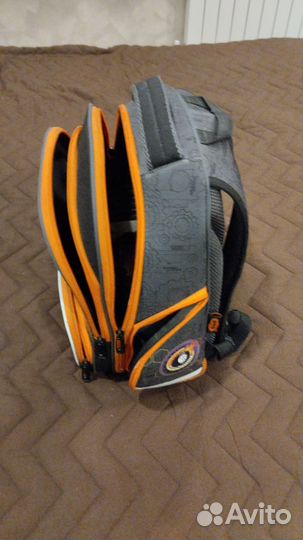 Рюкзак школьный (ранец)