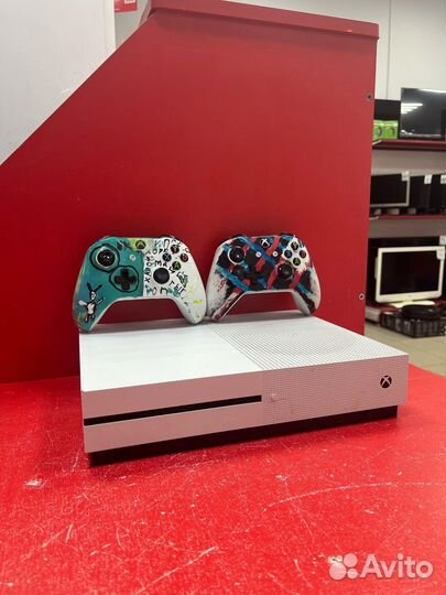 Xbox One S 1000 гб HDD