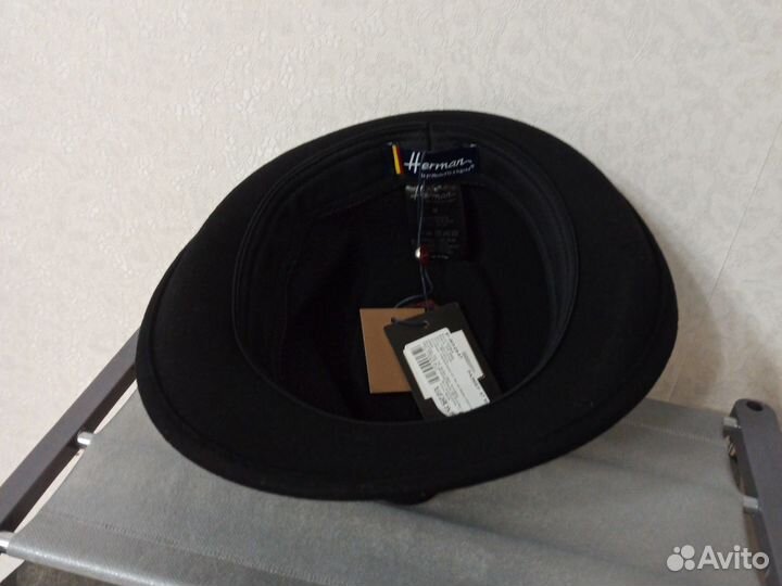 Шляпа черная