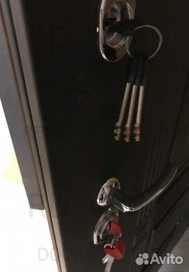 Новая входная дверь для квартиры