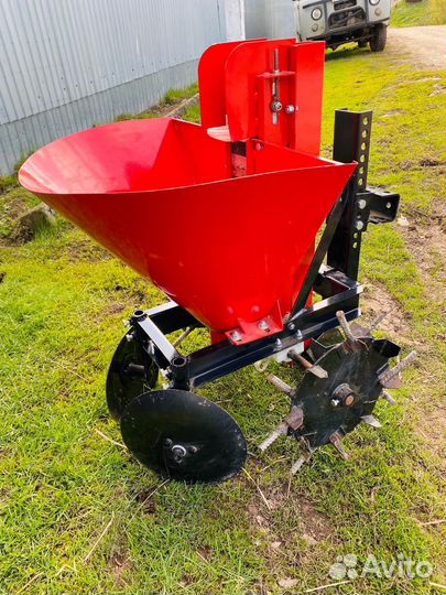 Картофелесажалка для мини трактора