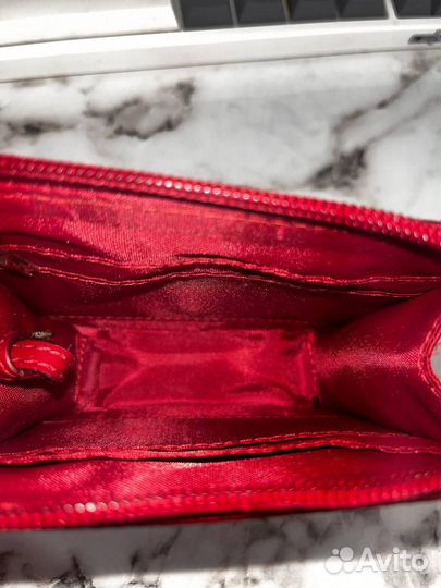 Кошелёк красный в идеальном состоянии