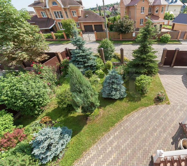 Дом 460 м² на участке 10 сот.