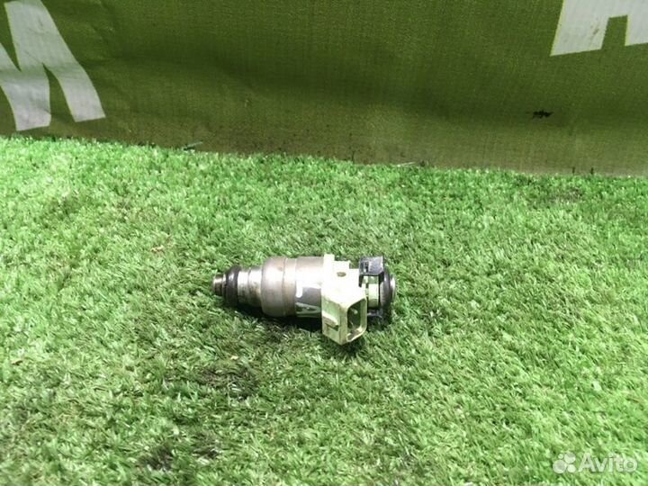 Форсунка топливная Chevrolet Lacetti J200 F16D3