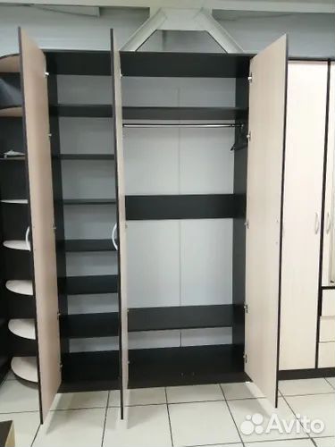 Шкаф распашной трехстворчатый Дуэт