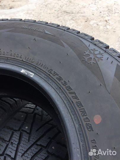 Roadstone Winguard WinSpike SUV 235/75 R15