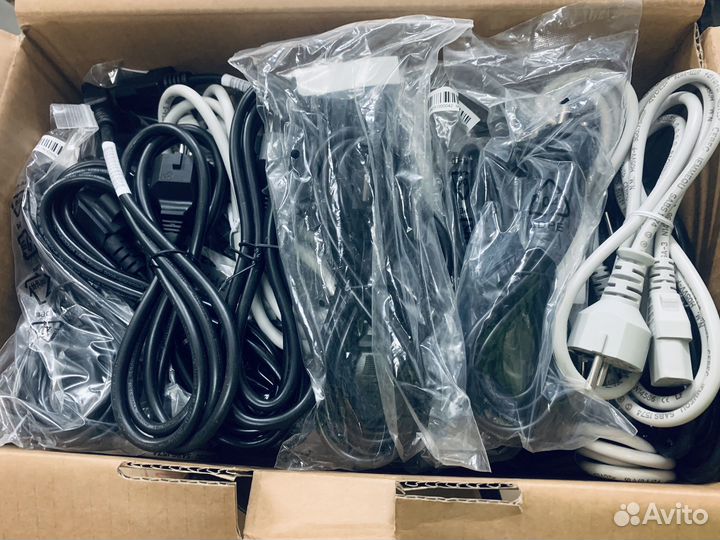 Много новых кабелей DVI и питания