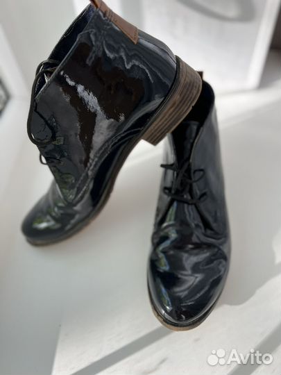 Лакированные туфли женские 40