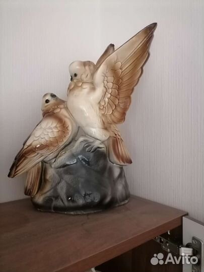 Статуэтка птицы