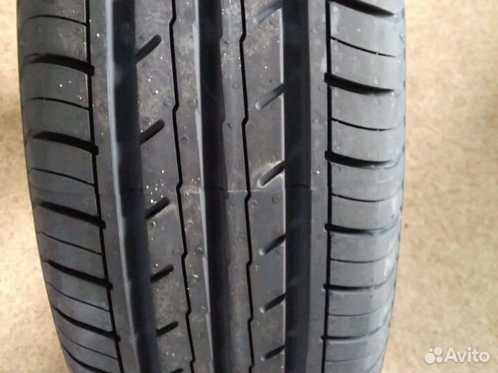 Yokohama Bluearth ES32 225/45 R17