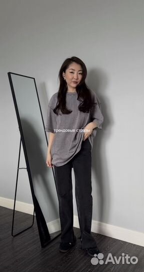 Футболка со стразами