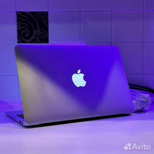 Ноутбук Apple MacBook Air 11 2014 Intel Core i5
