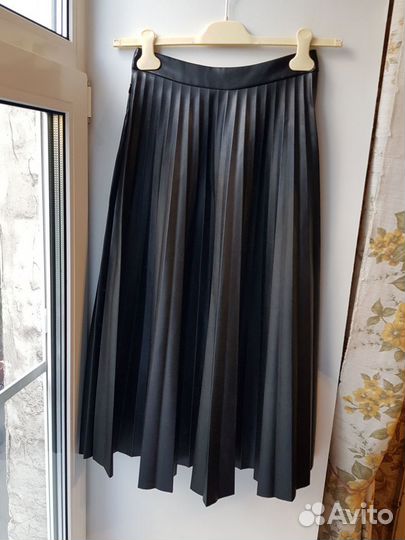 Длинная кожаная юбка плиссе Stradivaruis. Пересыл
