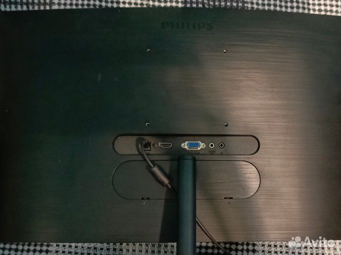 Монитор 24 дюйма изогнутый разбит