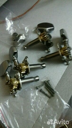 Колок для акустической гитары