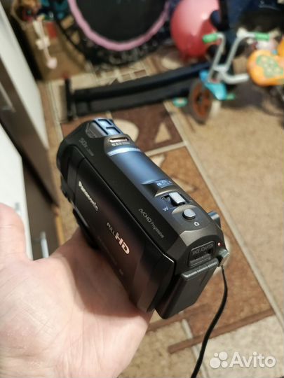 Видеокамера Panasonic hc -v730