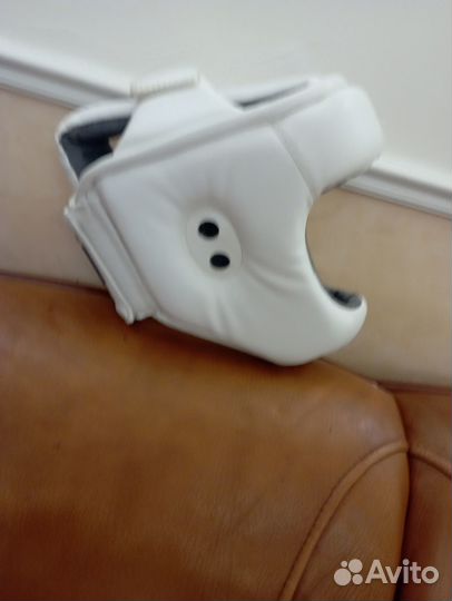 Шлем защитный для единоборств