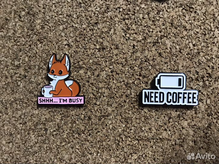 Стенд со значками