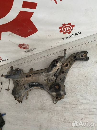 Toyota Corolla E150 Подрамник передний