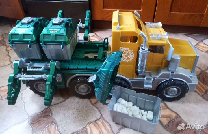 Грузовик-мусоровоз Аризона