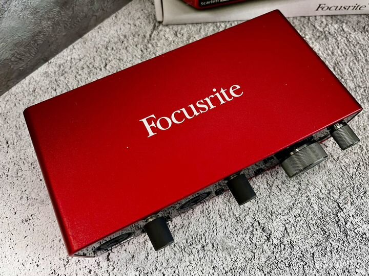 Звуковая карта Focusrite Scarlett 2i2 3rd gen