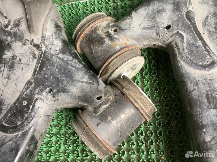 Рычаг передний нижний lexus IS250