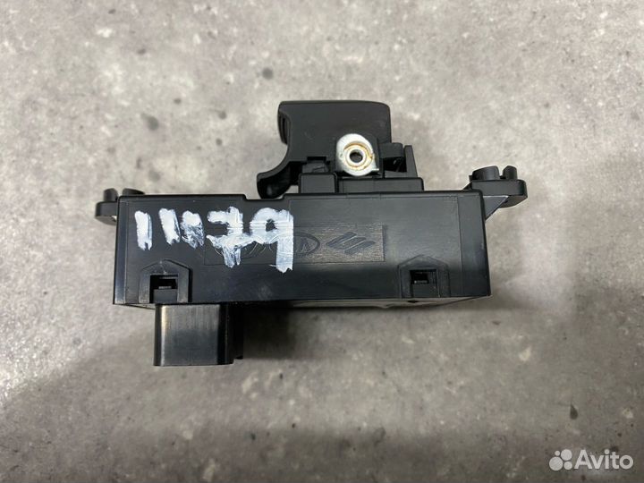 Кнопка стеклоподъемника двери Kia Ceed 2 JD 2013