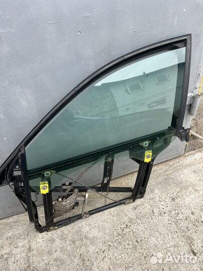 Стекло,передняя,левая Ауди а6