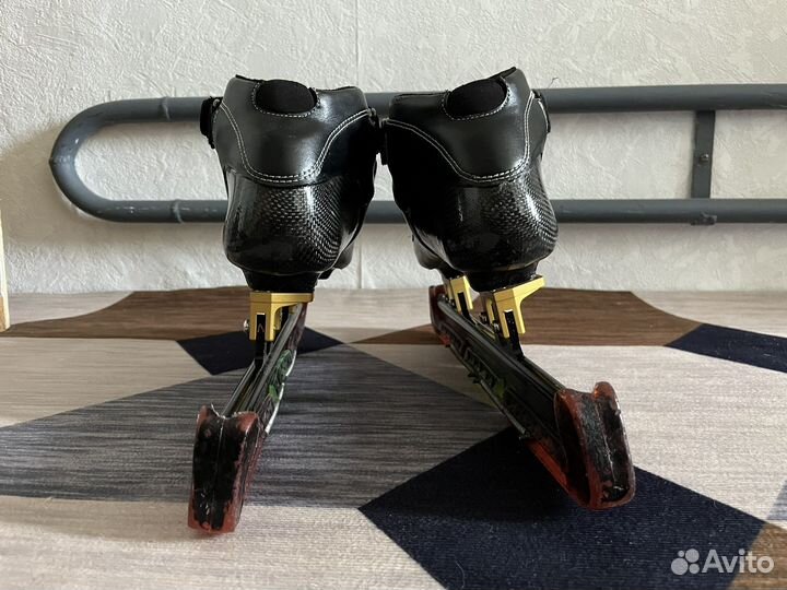 Коньки для шорт трека