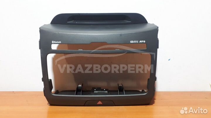 Рамка магнитолы Kia Sportage