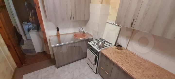 2-к. квартира, 48 м², 1/9 эт.